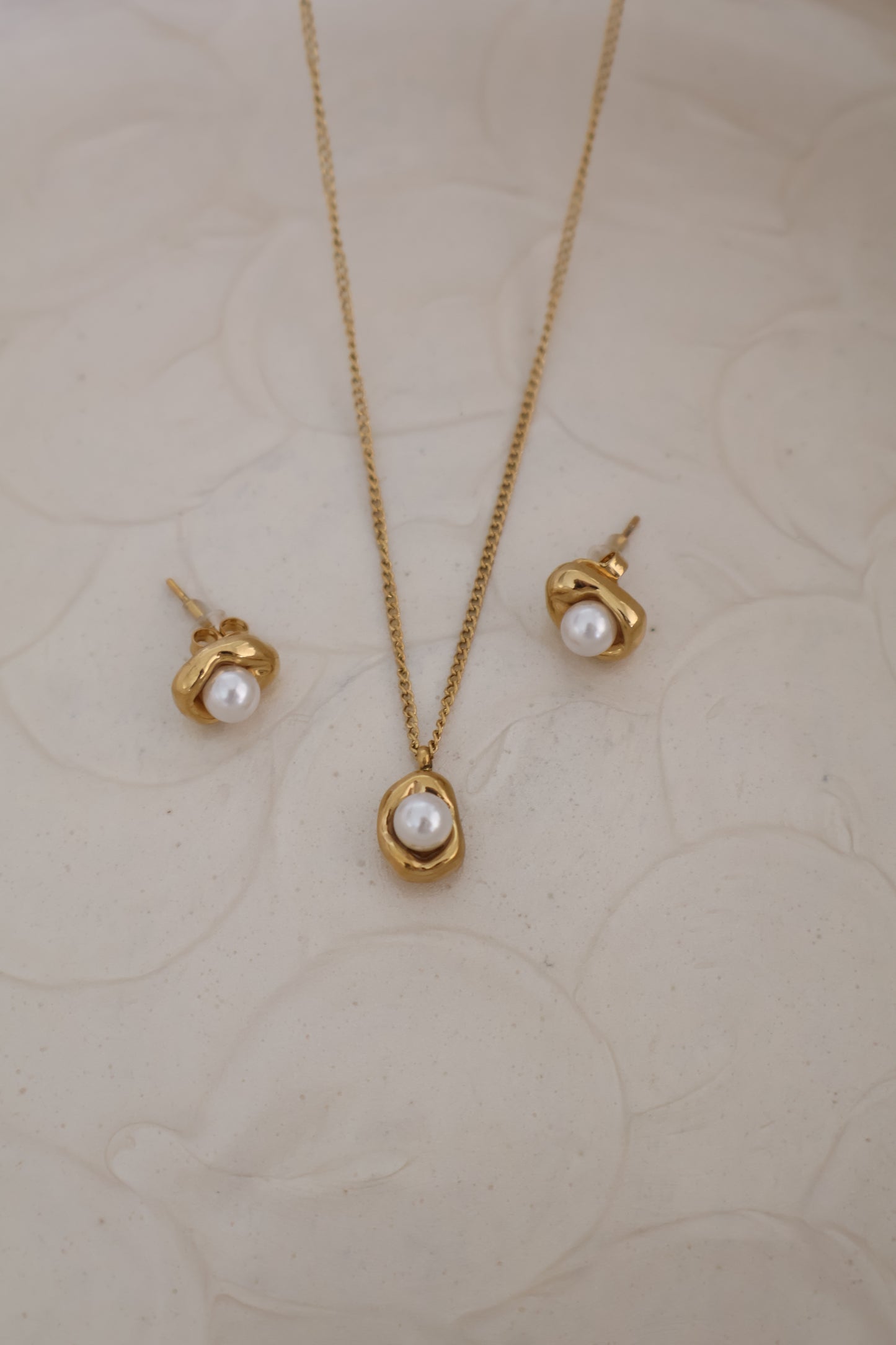 Pearl Embrace Set