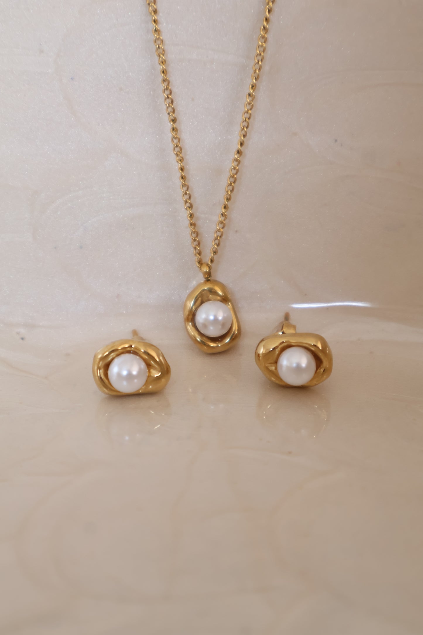 Pearl Embrace Set