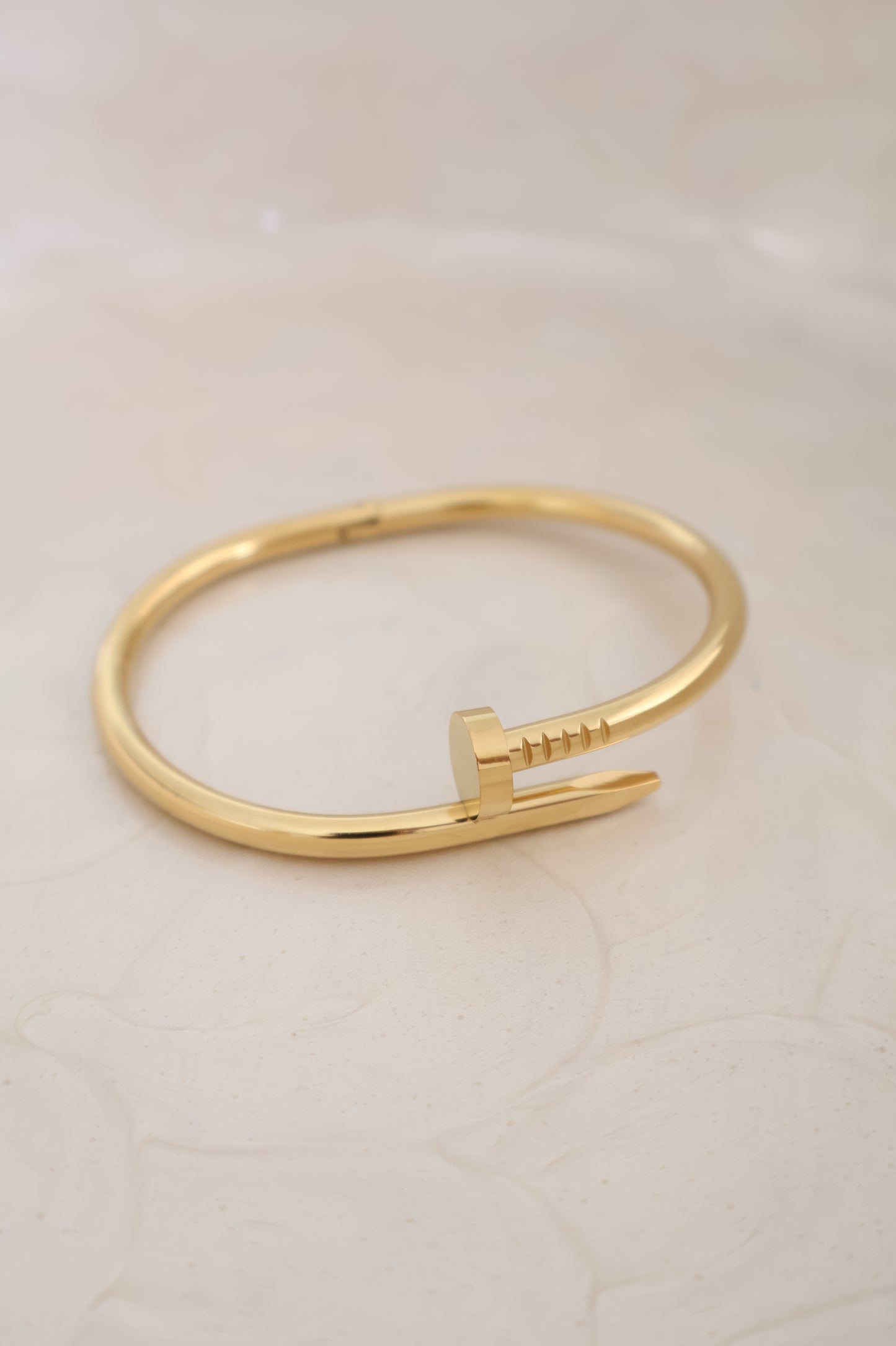 Nail Chic Bangle