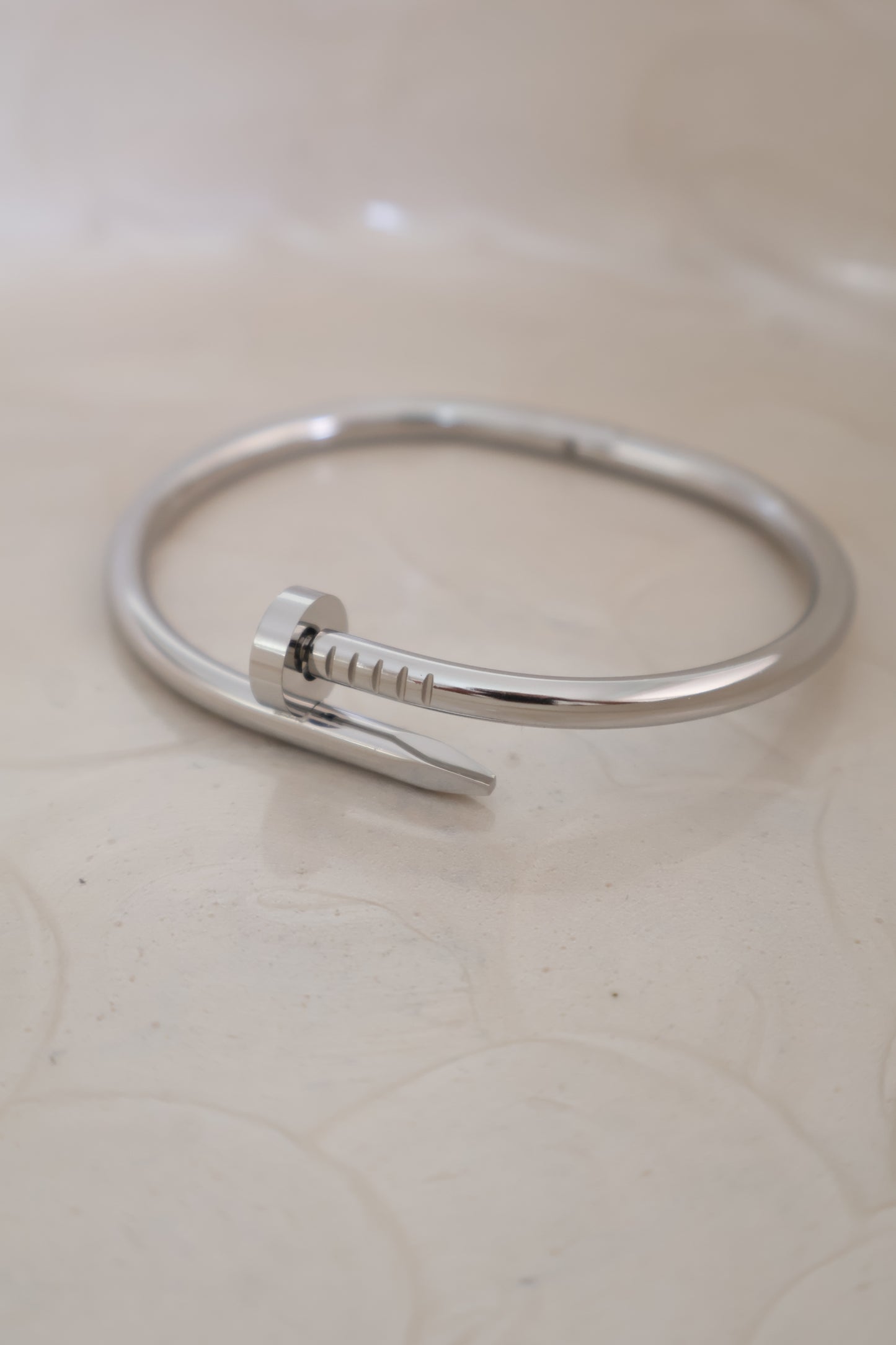 Nail Chic Bangle